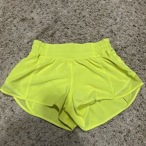 Lululemon hotty hot low rise-lined short